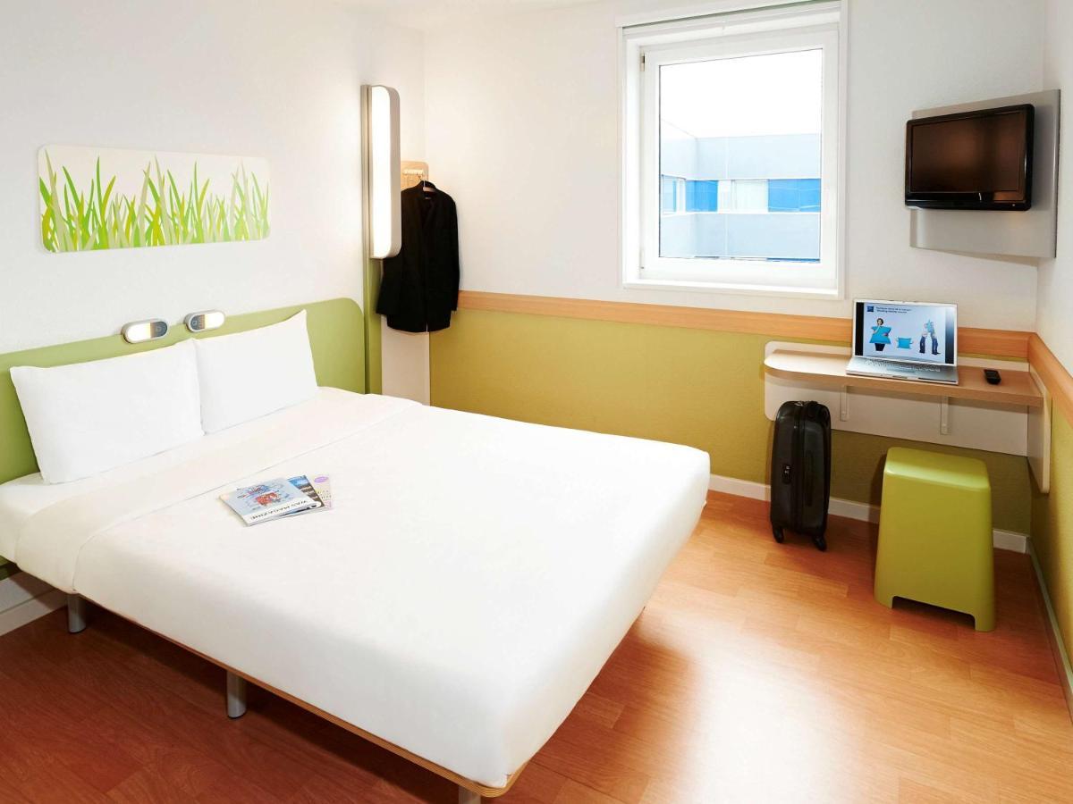Ibis Budget Понтіві Екстер'єр фото